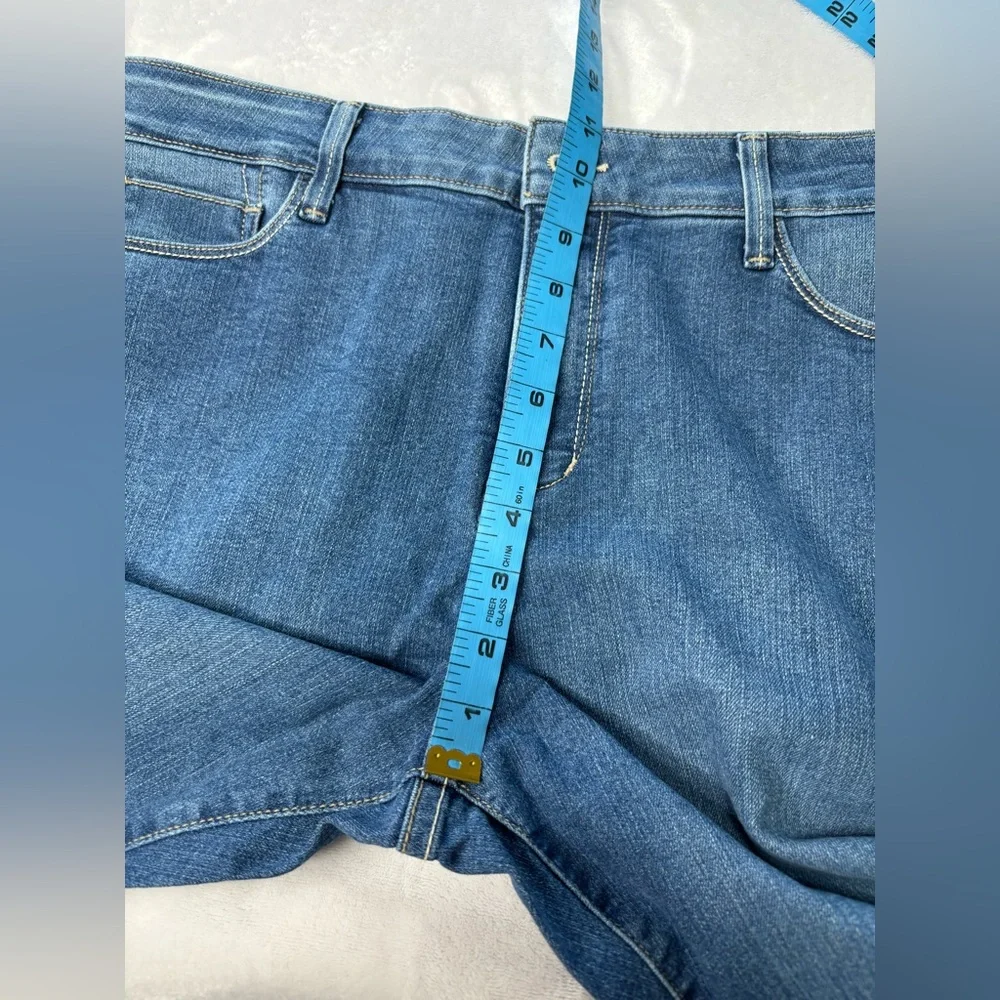 NYDJ Women’s Slim Straight Jeans in Medium Blue Wash NWT SIZE 14 - Picture 6 of 13
